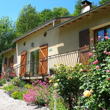 Bed and Breakfast Le Moulin Du Barthas Montredon-Labessonnie Экстерьер фото